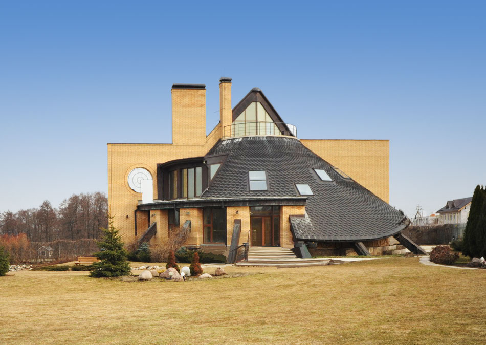 Био-дом в ландшафте