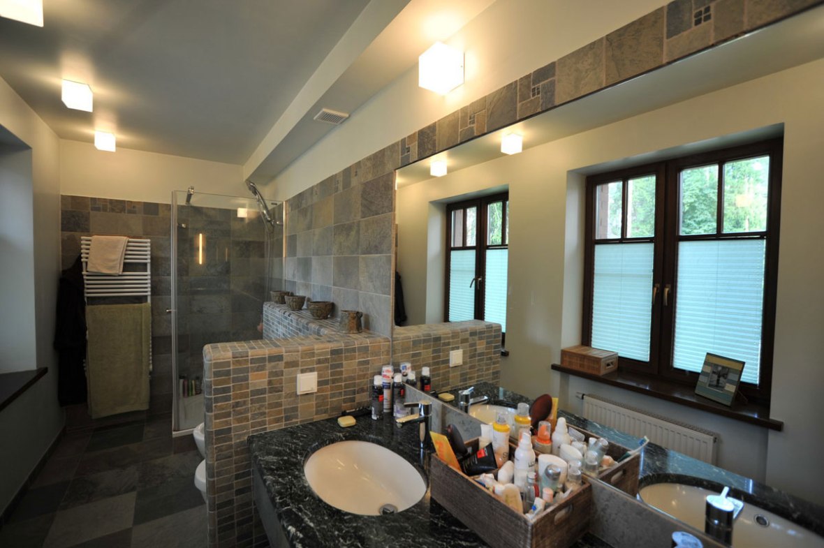 Дизайн коттеджа. Уютный минимализм. Ванная комната