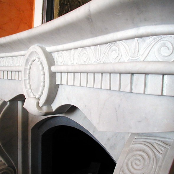 Камин из белого натурального мрамора