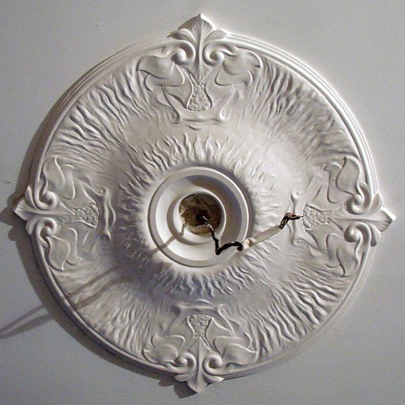 Гипсовая потолочная розетка