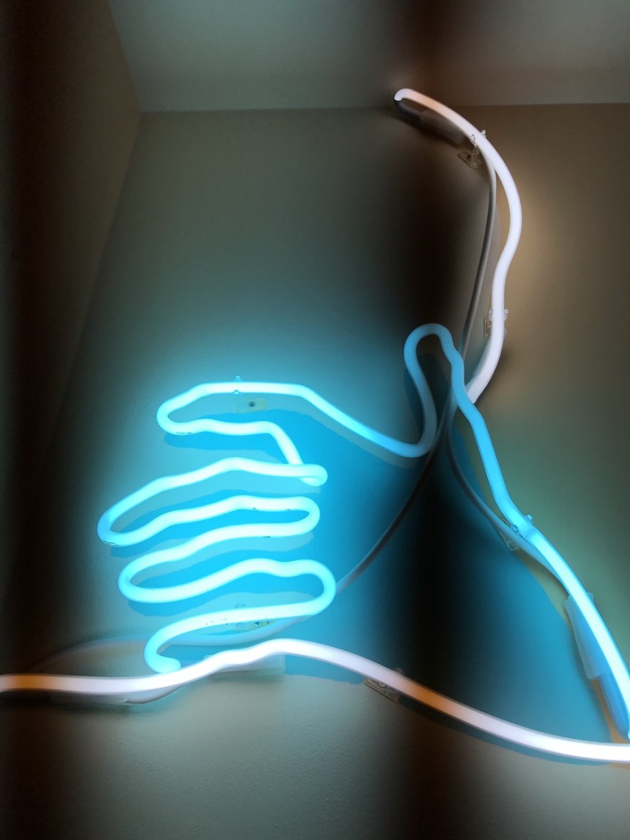 Фрагмент неоновой композиции